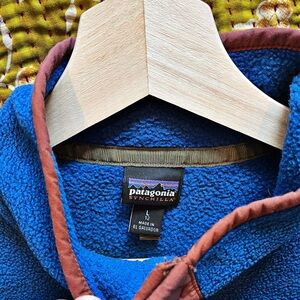 Size L (12) kids Patagonia 3 button pull over